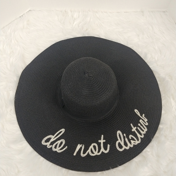 Wide Rim Beach Hat - Picture 2 of 4